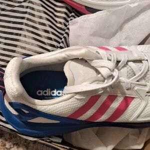 Adidas Women's White and Pink Striped Sneakers,Excellent Condition🩷🤍💙